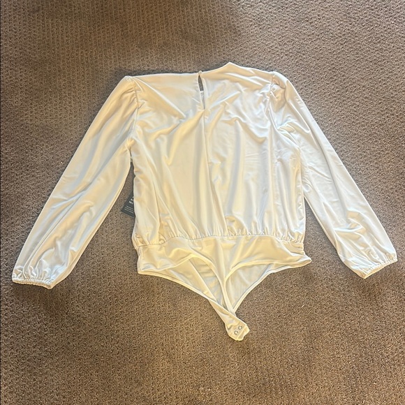 NWT Elegant Cream Long Sleeve Bodysuit - Picture 7 of 10